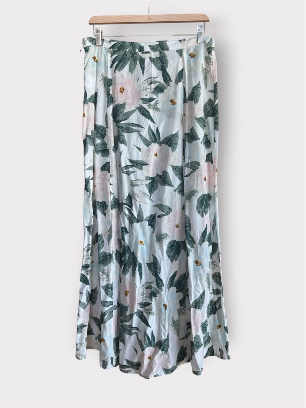 Billabong White Floral Maxi Skirt with Green Leaves - Picture 4 of 10